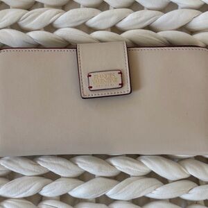 Frances Valentine Leather Wallet
Used - Excellent condition